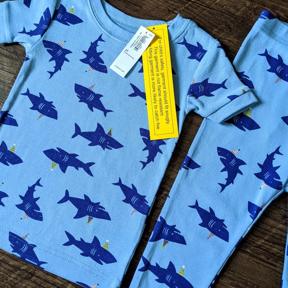 Old Navy Other - NWT Old Navy 2-Piece Shark Pajamas